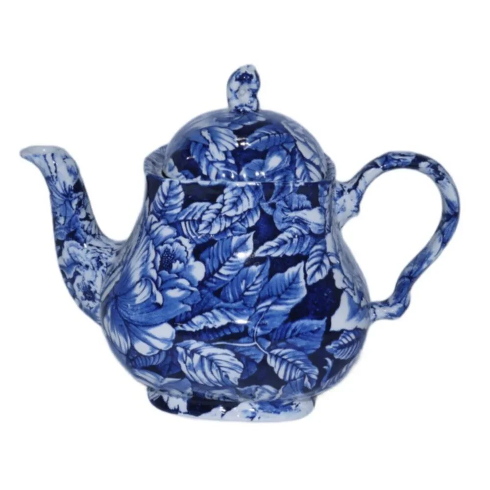 CHURCHILL Staffordshire England cobalt blue & white tea pot 7.5